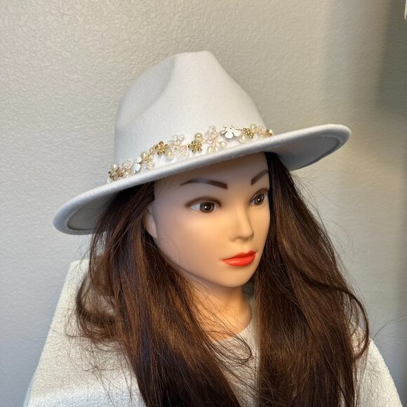 NWOT White Cowboy/Cowgirl Hat w/Intricate Pearl Gold Head Band SKU 164 main image 4